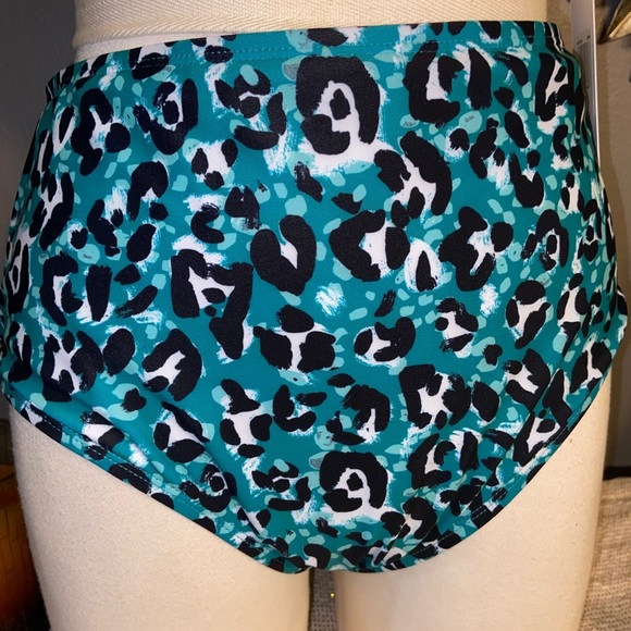 Hurley green animal print bikini set - Picture 2 of 16